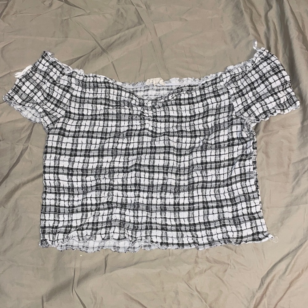 Cute plaid off the shoulder cropped top from pac sun